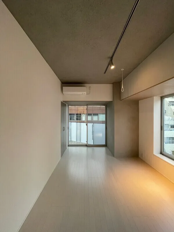 Milia Residence Shinjuku Gyoen II - Interior - ["Flooring", "Ceiling", "Floor"]