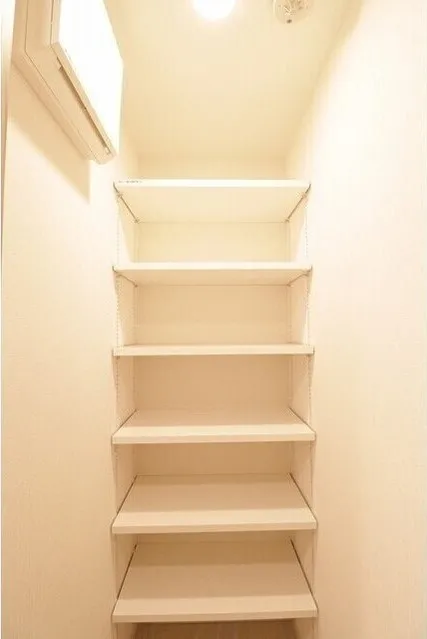 Predia Court Yoyogi Uehara - Interior - ["Shelf", "Shelving", "Wood"]