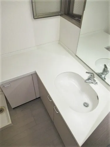 Belle Face Asakusa - Interior - ["Tap", "Mirror", "Plumbing fixture"]
