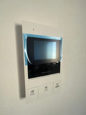 Log Life Higashi Rokugo - Interior - ["Electronic device", "Display device", "Technology"]