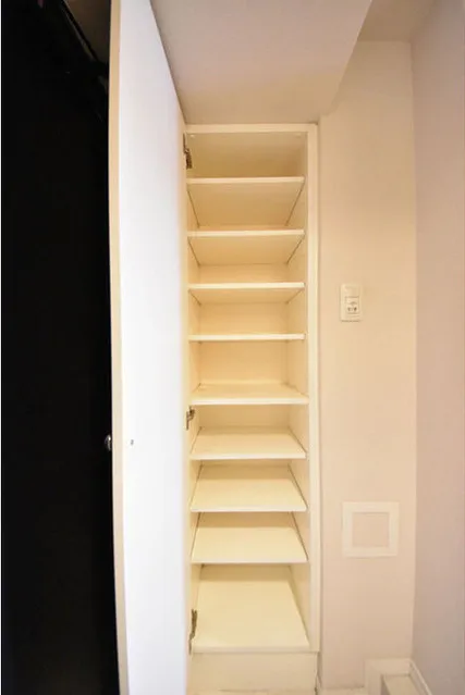 Groban Itabashi - Interior - ["Wood", "Fixture", "Shelving"]