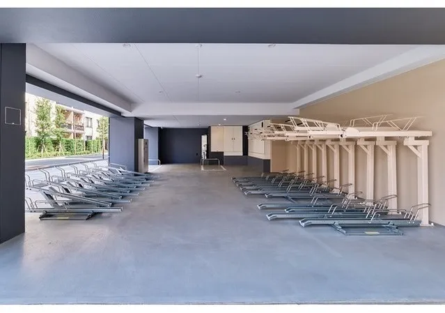 Due Oku - Exterior - ["Flooring", "Floor", "Aluminium"]