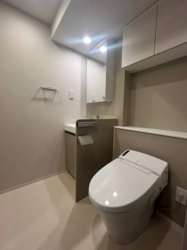 Cross Residence Kanda Jinbocho - Interior - ["Building", "Plumbing fixture", "Bathroom"]