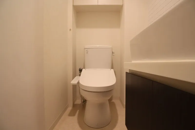 Castalia Togoshi Station Square - Interior - ["Toilet seat", "Toilet", "Flooring"]