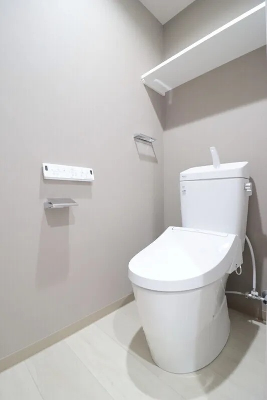 GranDuo Yoyogi Park 3 - Interior - ["Toilet seat", "Toilet", "Plumbing fixture"]