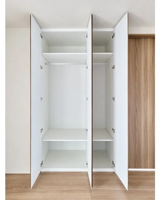 Comforia Liv Nishioshima SOUTH - Interior - ["Wood", "Cupboard", "Cabinetry"]