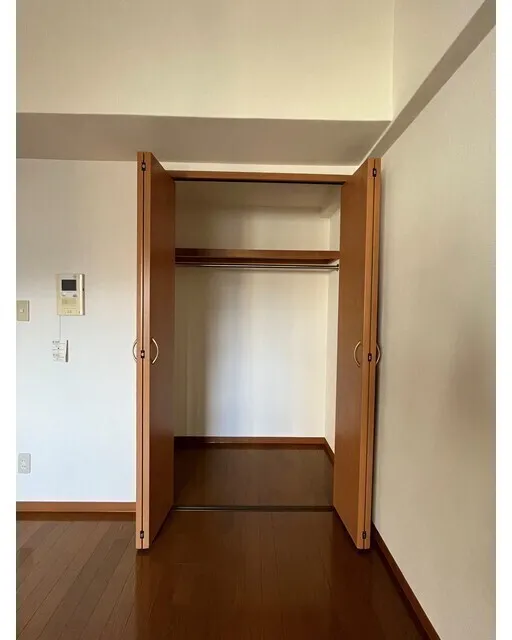 Hillside Ochanomizu - Interior - ["Wood", "Flooring", "Floor"]