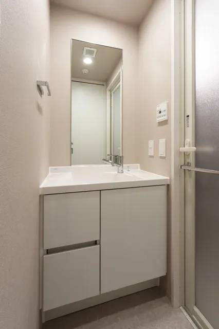 El Sereno Yokohama - Interior - ["Plumbing fixture", "Bathroom cabinet", "Bathroom Sink"]