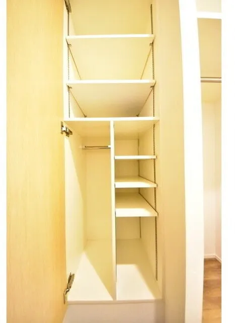 Frontier Comfort Itabashi Tokiwadai - Interior - ["Wood", "Interior design", "Flooring"]