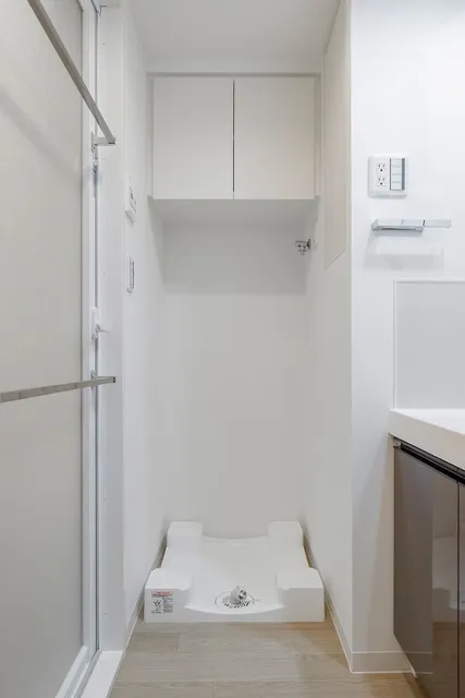 Asyl Court Shoto - Interior - ["Flooring", "Wall", "Floor"]