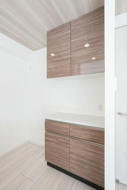 Comforia Liv Bunkyo Gokokuji - Interior - ["Wood", "Flooring", "Cabinetry"]