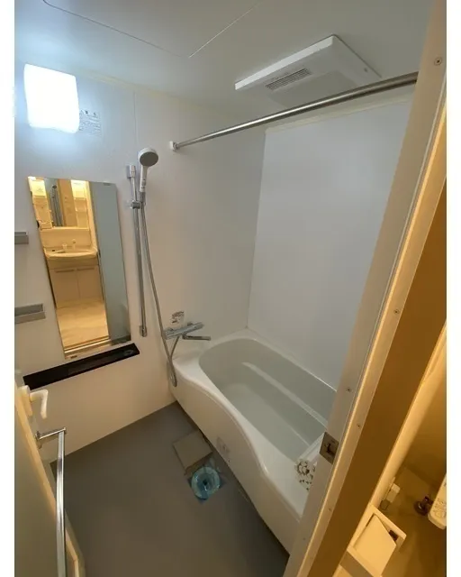 K2 - Interior - ["Plumbing fixture", "Floor", "Plumbing"]