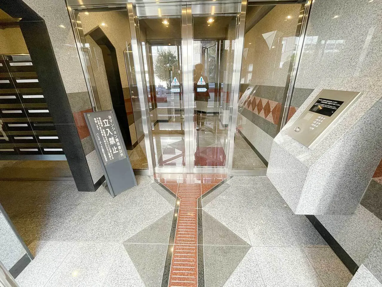 Mynavi STAY Miraie Chiyoda Sanbancho - Exterior - ["Floor", "Flooring", "Tile Flooring"]