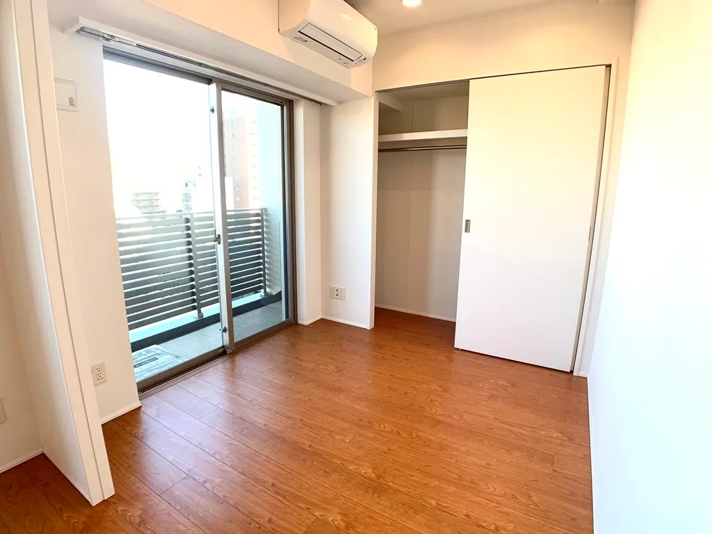 La Douceur Sugamo - Interior - ["Fixture", "Wood", "Flooring"]
