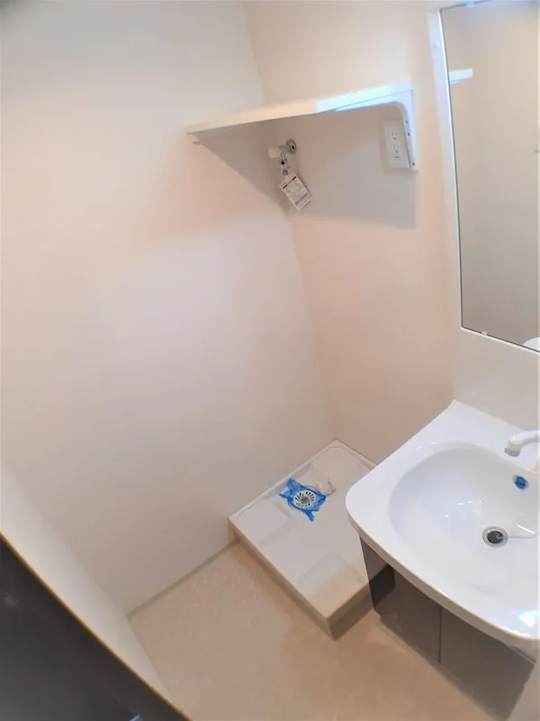 RESIDIA Bunkyo Koishikawa - Interior - ["Sink", "Plumbing fixture", "Tap"]