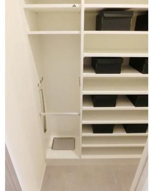 Park Axis Toyosu Canal - Interior - ["Hardwood", "Shelving"]