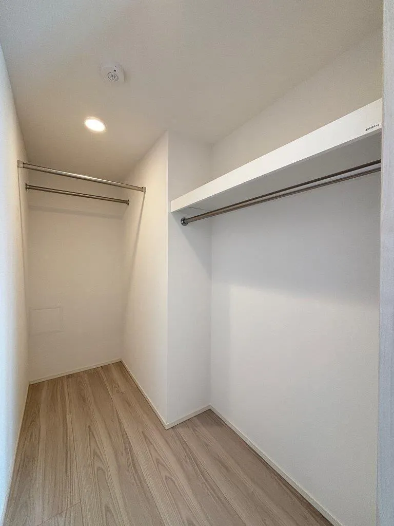 Lefon Livent Suginami Eifuku - Interior - ["Wood", "Flooring", "Floor"]