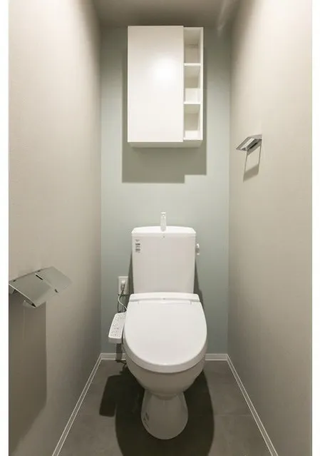 La Douceur Sugamo West - Interior - ["Toilet seat", "Toilet", "Plumbing fixture"]