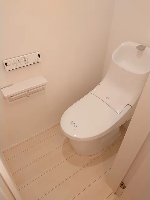 6-20-13 Higashi-Nippori, Arakawa-Ku, Tokyo - Interior - ["Plumbing fixture", "Toilet seat", "Toilet"]
