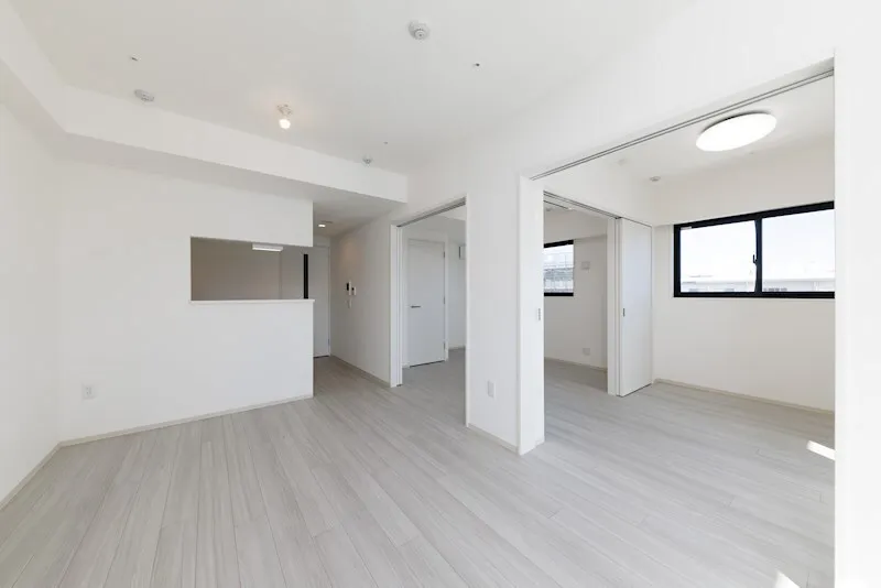 Due Iriya II - Interior - ["Building", "Fixture", "Interior design"]