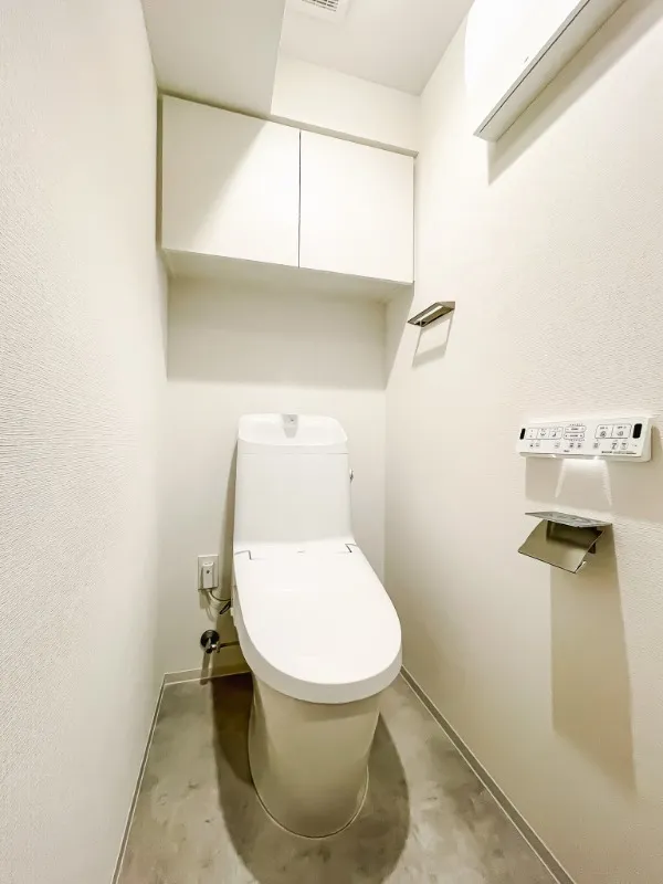Prince Due Kamiya - Interior - ["Toilet seat", "Flooring", "Plumbing fixture"]