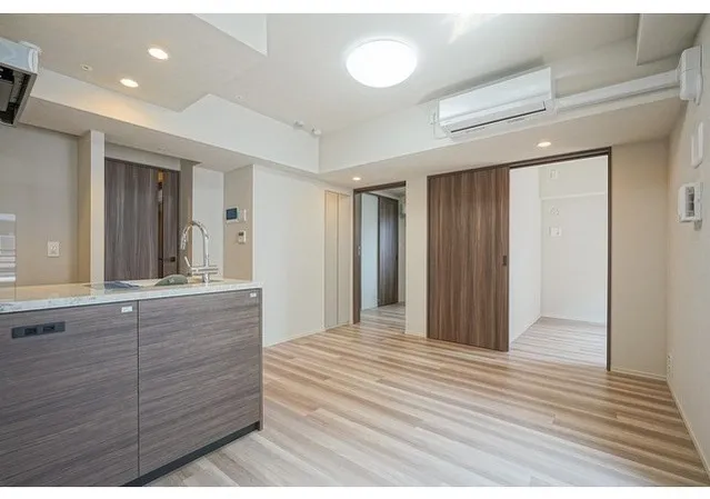 Due Fuchu I - Interior - ["Wood flooring", "Flooring", "Floor"]
