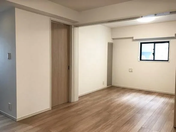 Log Ginza East - Interior - ["Flooring", "Floor", "Wood"]