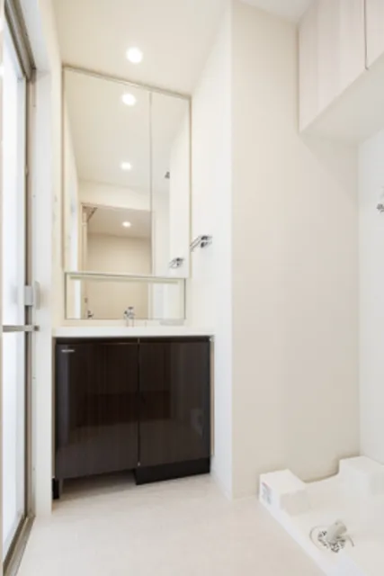 LEGASIS Nakameguro - Interior - ["Cabinetry", "Wood", "Building"]