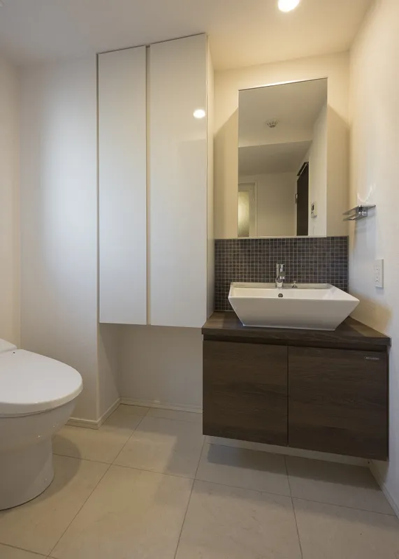 Casa Splendid Akasaka 7-Chome - Interior - ["Bathroom Sink", "Interior design", "Flooring"]