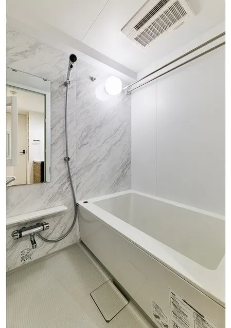 Comforia Liv Oshiage NORTH - Interior - ["Flooring", "Floor", "Plumbing fixture"]