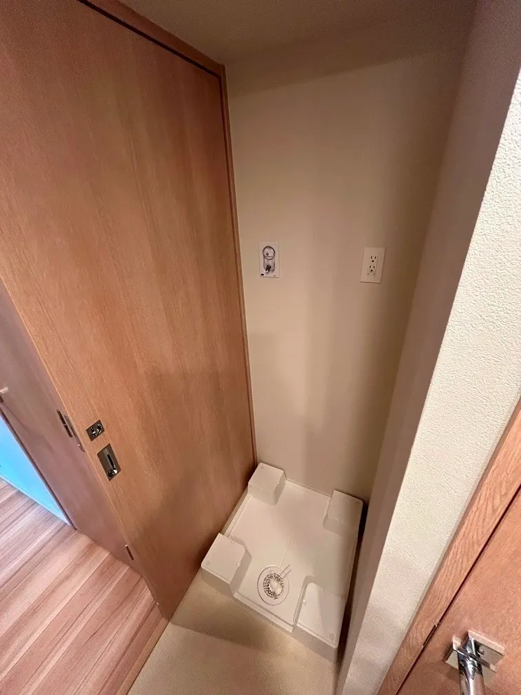 Lefon Progres Shimura Sakaue - Interior - ["Wood", "Flooring", "Floor"]