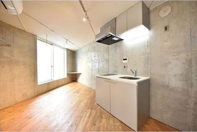 FARE Uehara Noye EAST - Interior - ["Flooring", "Floor", "Ceiling"]