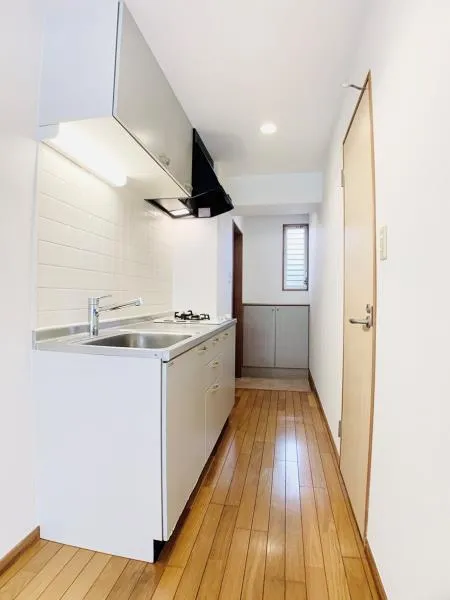 Bregrace Sangubashi - Interior - ["Flooring", "Floor", "Home"]