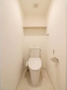 River City 21 East Towers II - Interior - ["Toilet", "Toilet seat", "Bathroom"]