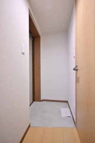 CENTRAL GARDEN RESIDENCE TOKYO - Interior - ["Flooring", "Floor", "Wall"]