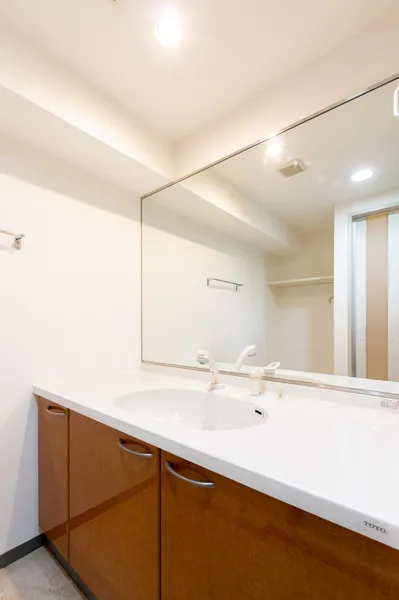 Grand Gala Minami-Azabu - Interior - ["Flooring", "Interior design", "Bathroom Sink"]