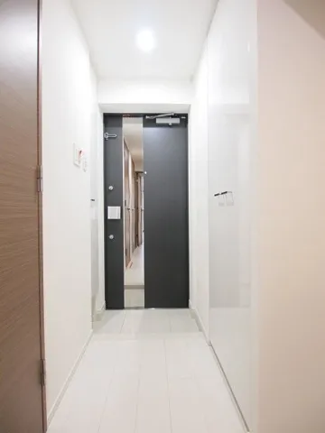 Premium Cube Mishuku - Interior - ["Fixture", "Door", "Flooring"]