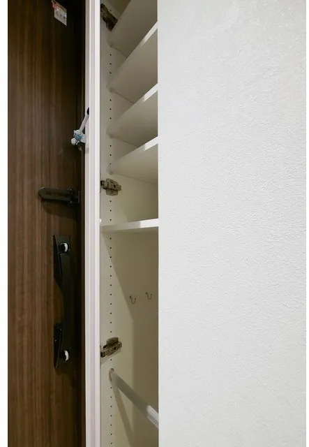 Season Flats Omorinishi - Interior - ["Wood", "Shelving", "Shelf"]