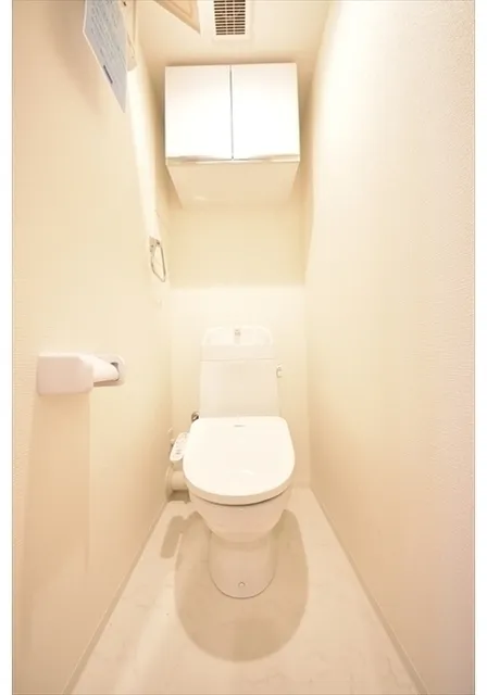 El Faro Waseda - Interior - ["Toilet seat", "Toilet", "Bathroom"]