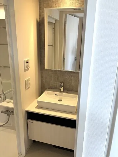 Lions Higashi-Mukojima Milles - Interior - ["Plumbing fixture", "Flooring", "Bathroom Sink"]