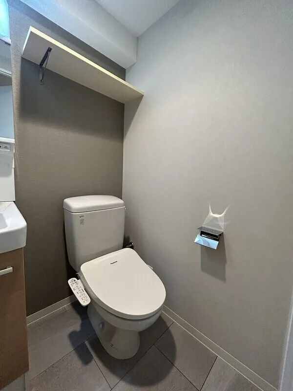 Prospect Monzennakacho - Interior - ["Toilet seat", "Toilet", "Plumbing fixture"]