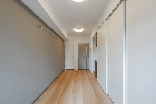 Asyl Court Shoto - Interior - ["Flooring", "Floor", "Wall"]