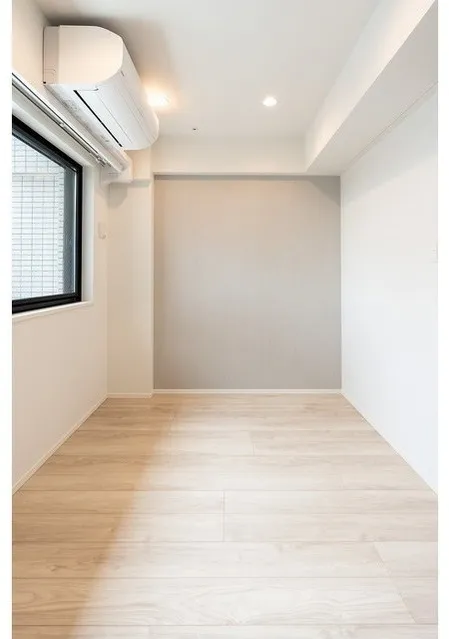 Due Asakusa - Interior - ["Fixture", "Window", "Building"]