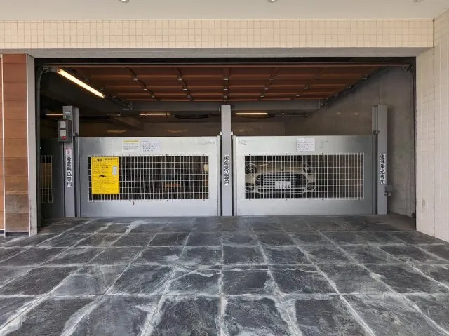 Fukasawa Space 9 - Exterior - ["Property", "Road surface", "Asphalt"]