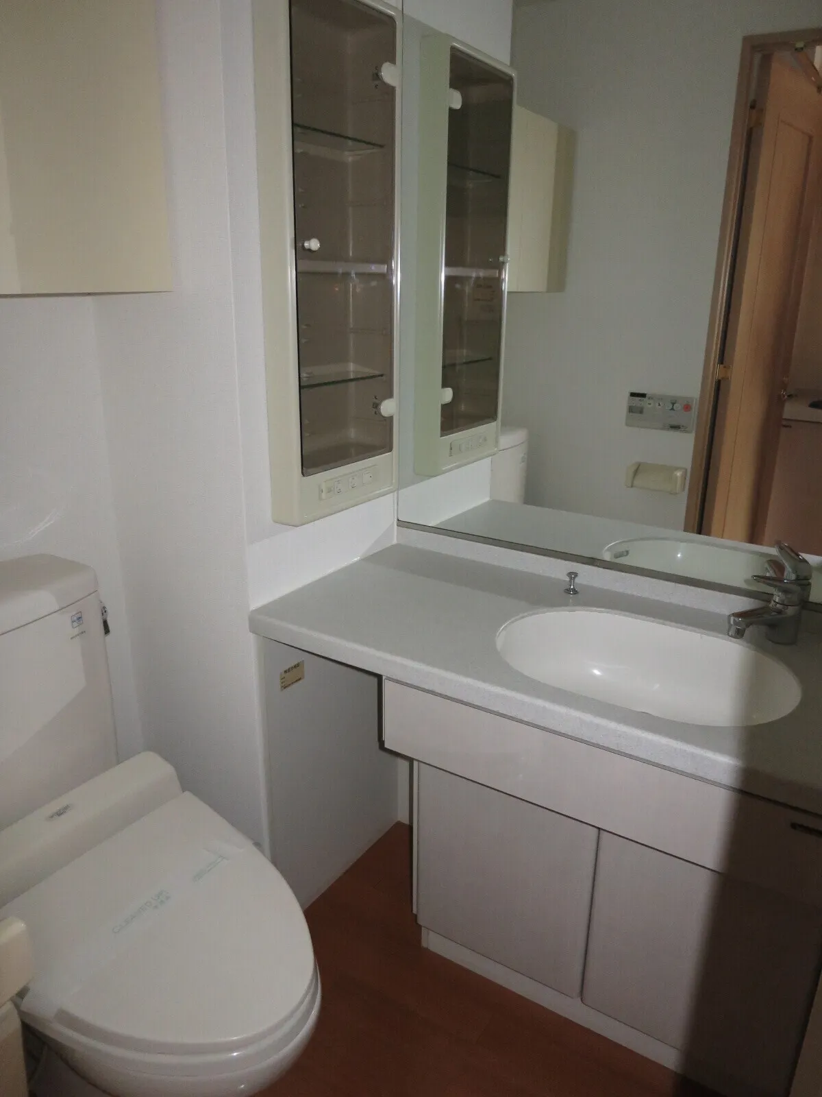Prime Urban Waseda - Interior - ["Mirror", "Tap", "Property"]