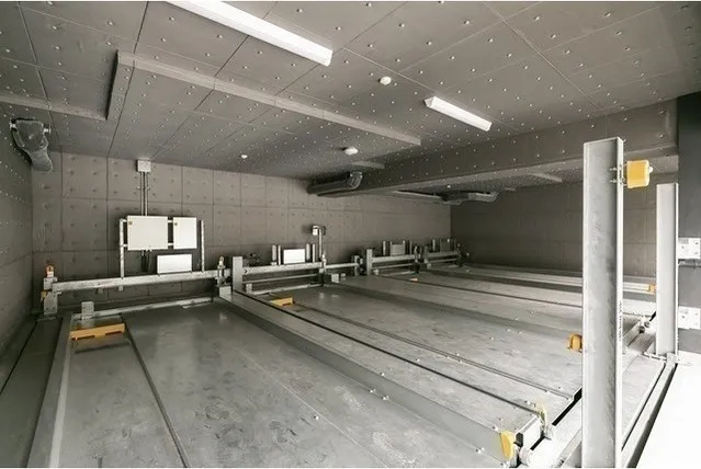 CONTRAL NAKAMEGURO - Exterior - ["Rectangle", "Floor", "Asphalt"]