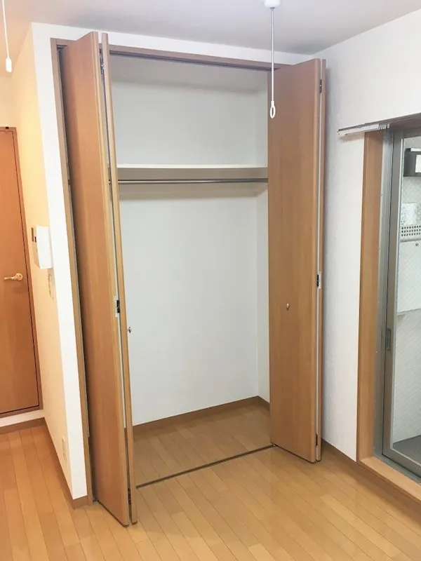 Belaire Meguro - Interior - ["Fixture", "Wood", "Handle"]