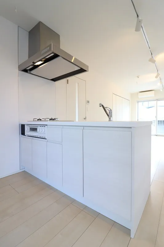 Terrace Kitazawa - Interior - ["Kitchen", "Flooring", "Countertop"]
