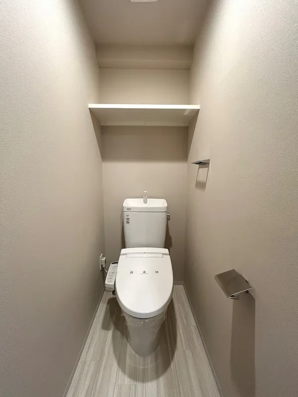 Orchid Residence Morishita - Interior - ["Toilet seat", "Toilet", "Flooring"]