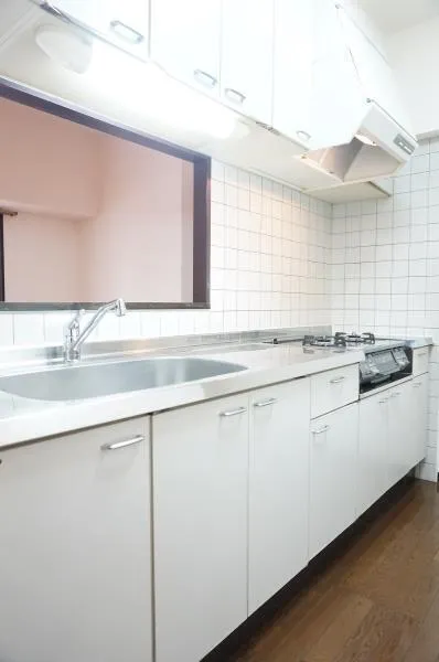 Heimrose - Interior - ["Kitchen", "Kitchen Sink", "Countertop"]